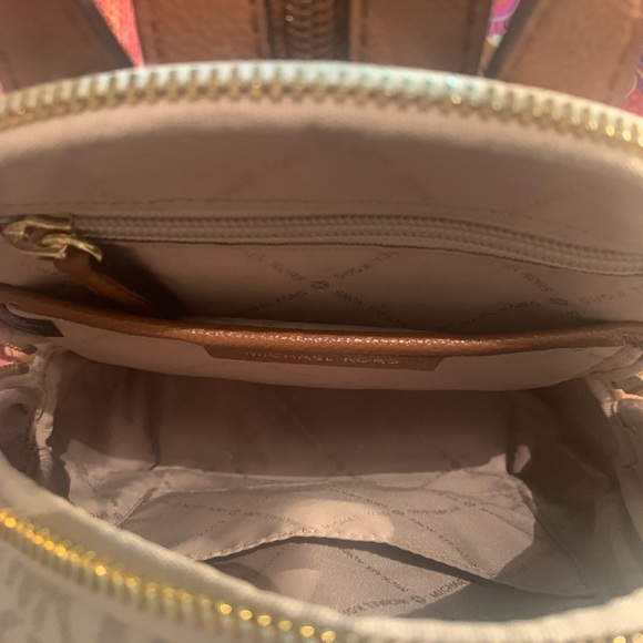 Mini Erin Michael Kors Backpack, New - Picture 4 of 4